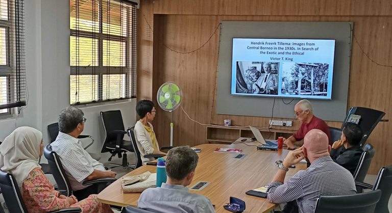 Read more about the article Seminar on Colonial Photography: Hendrik Tillema in Search of the Exotic and the Ethical